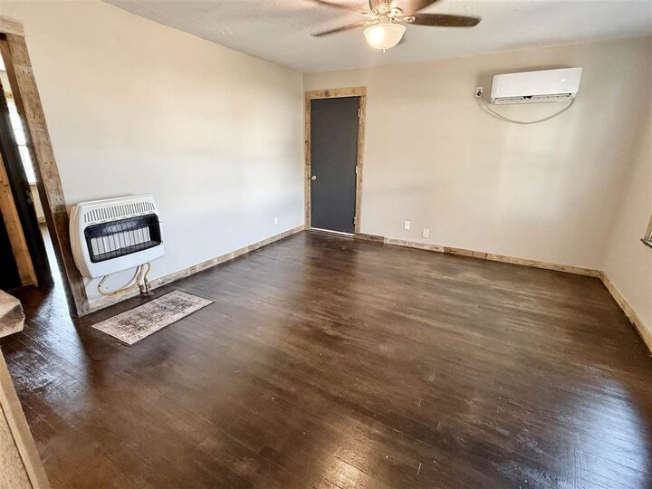 Property Photo:  829 Chestnut Ave.  OK 74631 