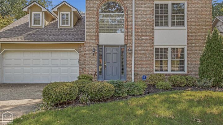 Property Photo: 826 E Lakeshore Cove AR 72401