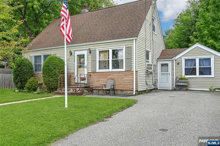 Property Photo:  40 Wanaque Avenue  NJ 07420 