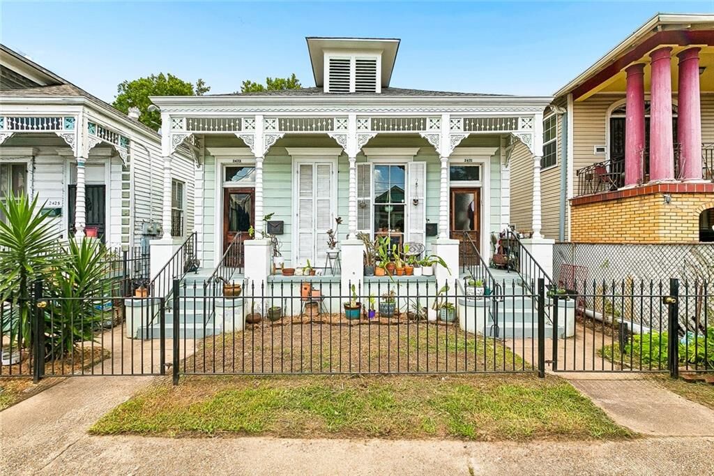 Property Photo: 2423 Columbus Street LA 70119