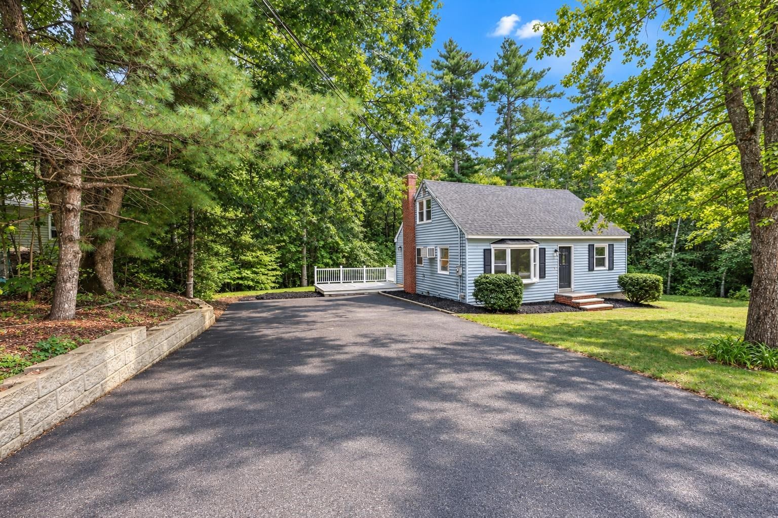 Property Photo:  14 Richard Court  NH 03077 