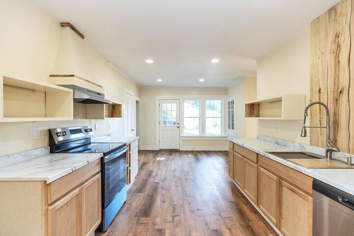 Property Photo:  15 Union Street  NH 03458 
