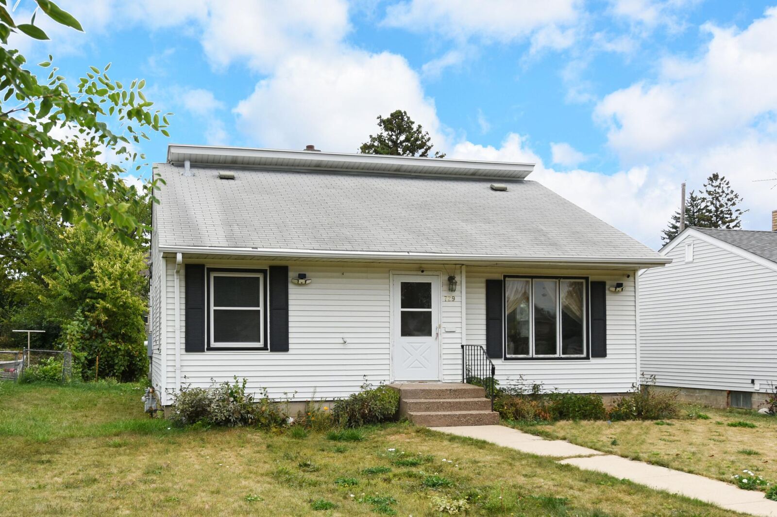 Property Photo:  729 Rose Avenue E  MN 55106 