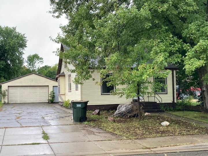 Property Photo:  610 Lake Avenue  MN 56307 