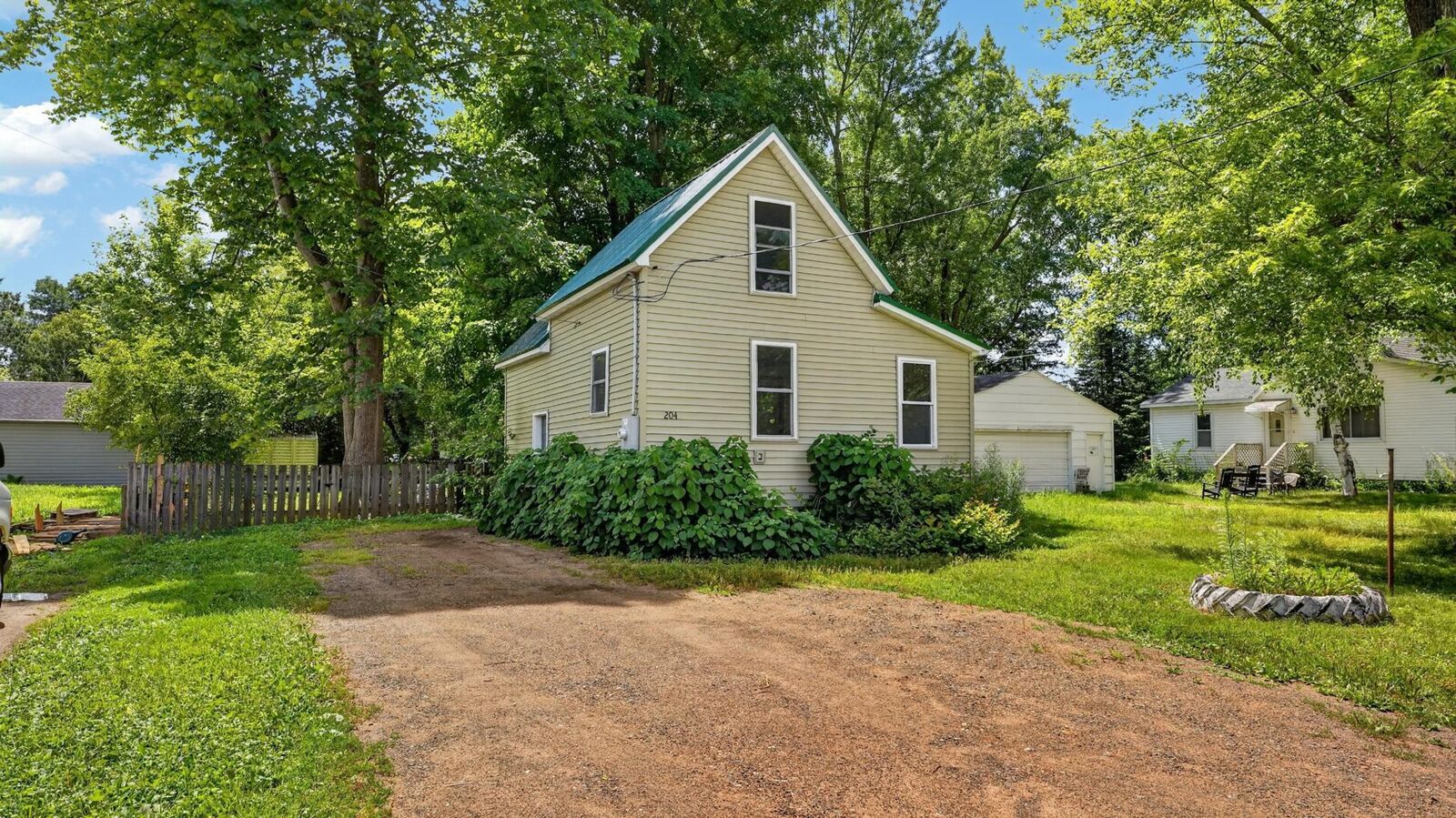 Property Photo:  204 Noble Street  MN 55037 