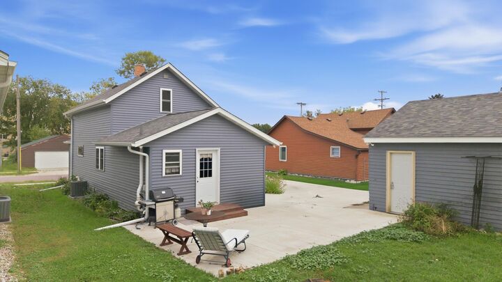 Property Photo:  221 S Lincoln Street  MN 56055 