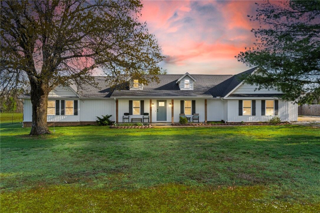 Property Photo: 9248 E McNelly Road AR 72712