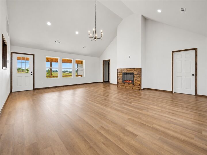 Property Photo: 713 Madison 7351 AR 72738