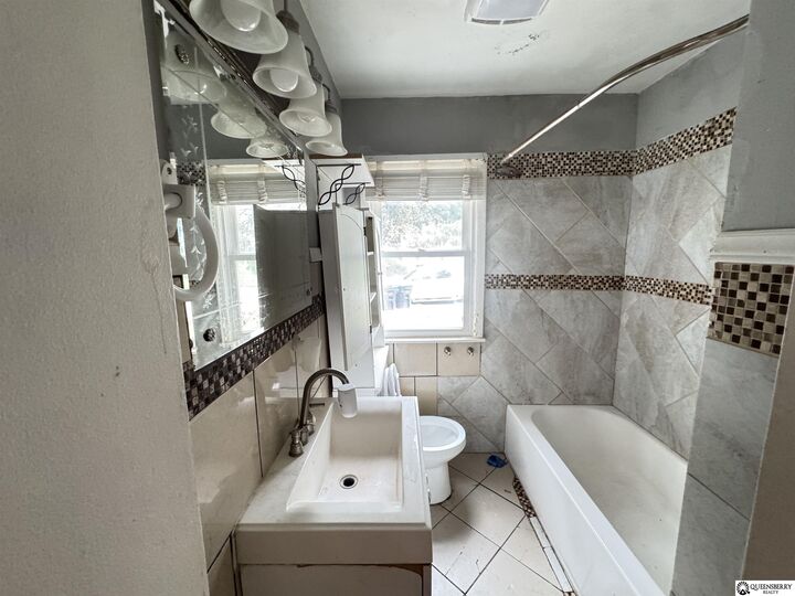 Property Photo:  6530 N 35th Street  NE 68112 