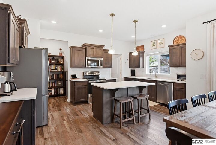Property Photo:  2016 Hummingbird Drive Drive  NE 68123 