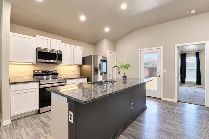 Property Photo: 9425 Ratliff Ridge Ave TX 79765