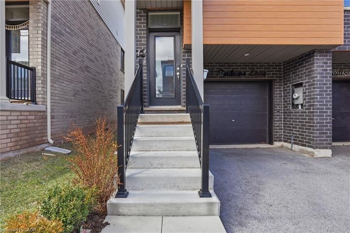 Property Photo:  32 Radison Lane  ON L8H 0B5 