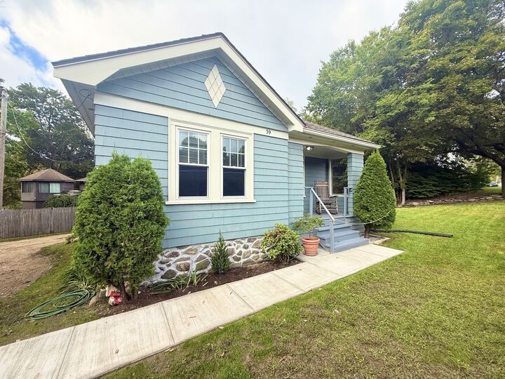 Property Photo:  39 Main St  MA 01566 