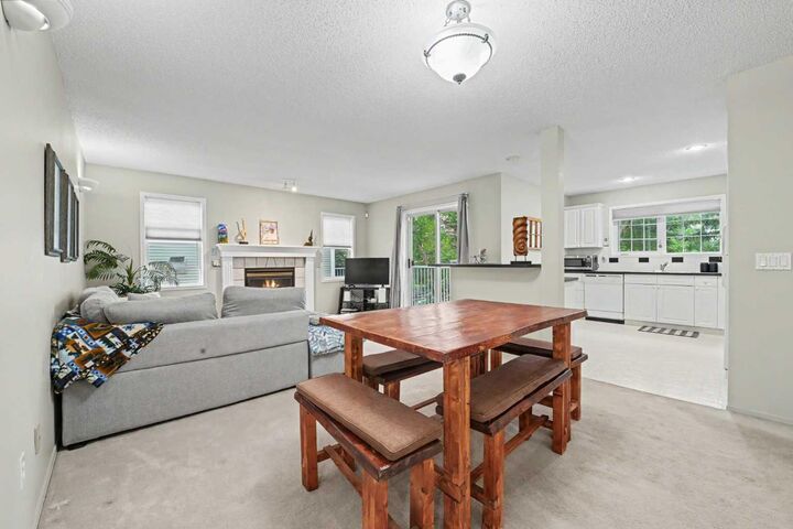 Property Photo:  7171 Coach Hill Road SW 4105  AB T3H 3R7 