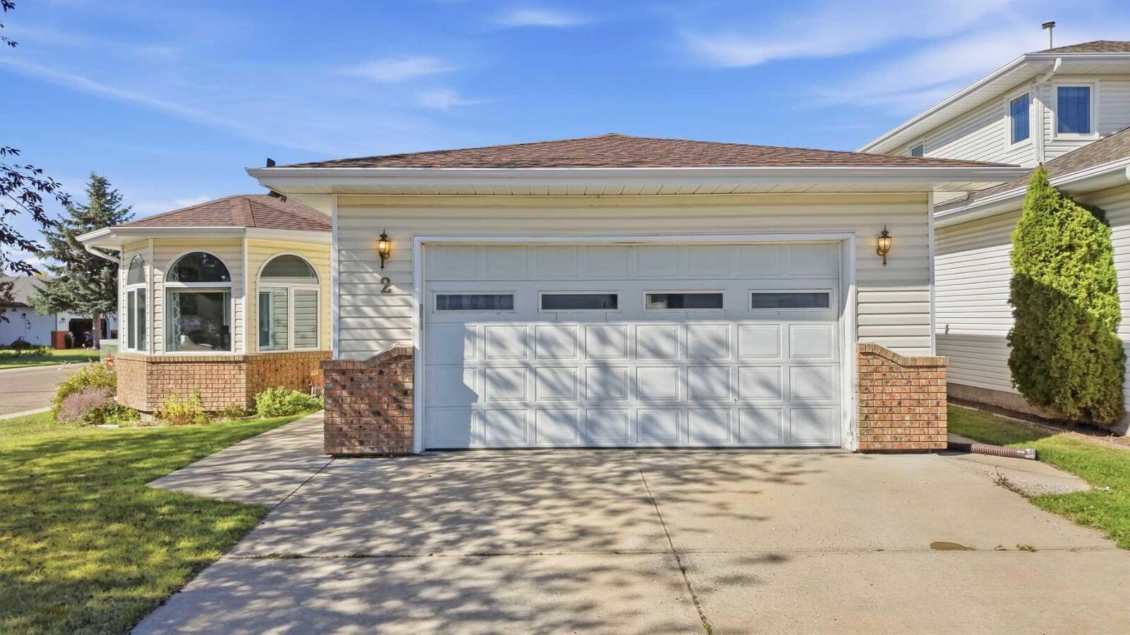 Property Photo: 2 Densmore Crescent AB T4R 2L8