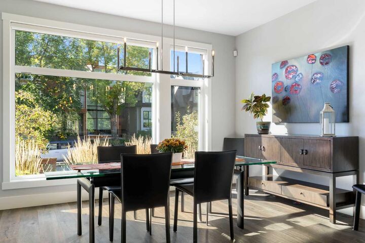 Property Photo:  2106 27 Avenue SW  AB T2T 1H7 