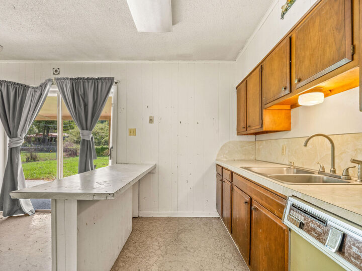 Property Photo:  138 Powell Dr  LA 71446 