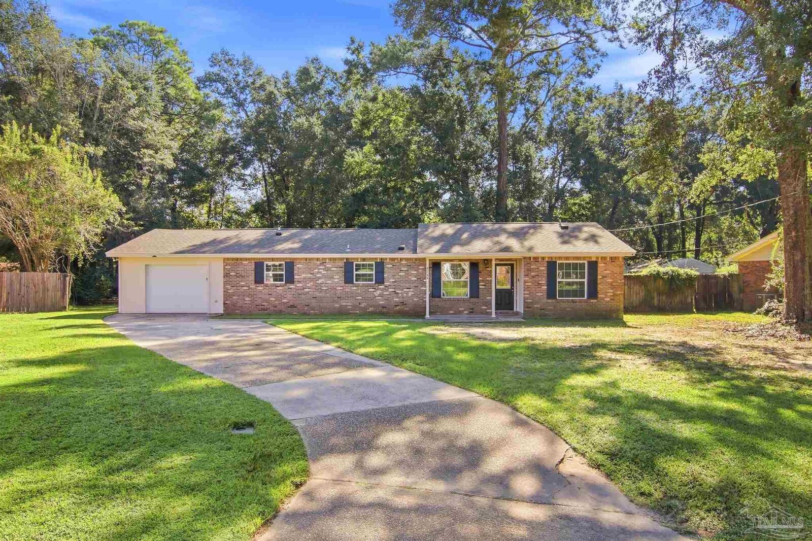 Property Photo: 4184 Marcus Ct FL 32571