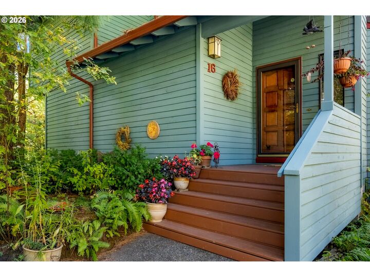 Property Photo: 16 SW Canby St OR 97219
