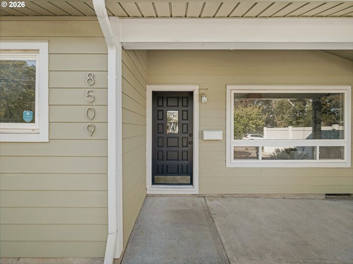Property Photo:  8509 N Newman Ave  OR 97203 