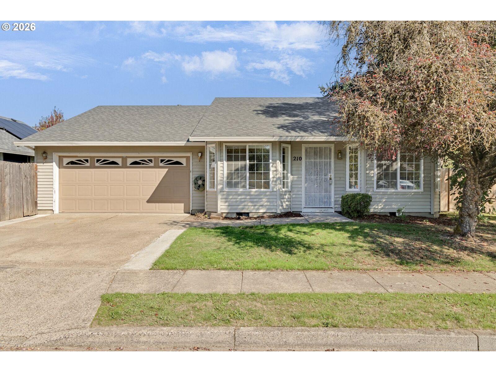 Property Photo: 210 S Meredith Dr OR 97132