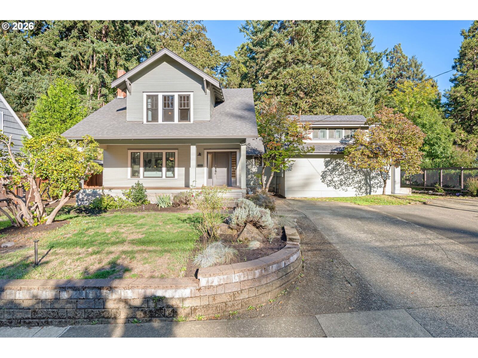 Property Photo:  2645 Emerald St  OR 97403 