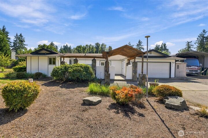 Property Photo:  9422  144th Street E  WA 98375 