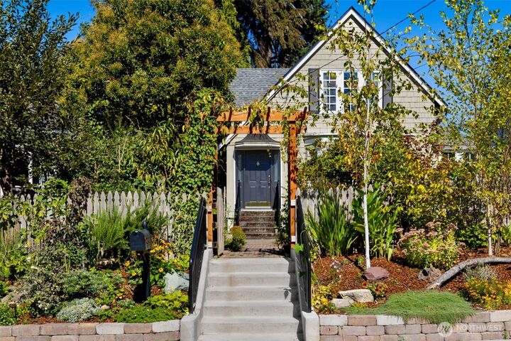 Property Photo: 1912 Gregory Way WA 98337