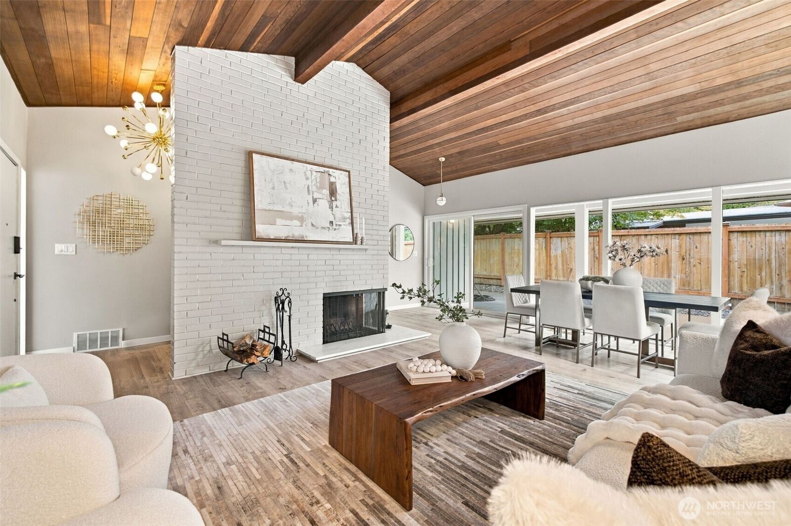 Property Photo:  3860 NE 41st Street  WA 98105 