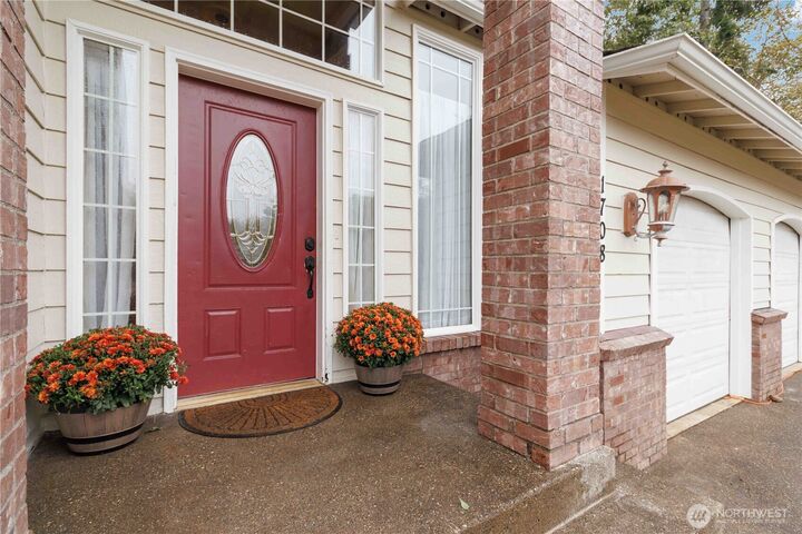 Property Photo: 1708 S Evans Street WA 98520