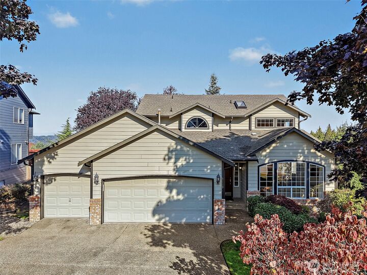 Property Photo:  5119  Nathan Loop SE  WA 98092 
