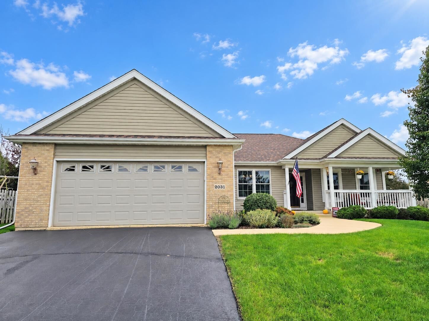 Property Photo: 2031 Meyers Street IL 61008