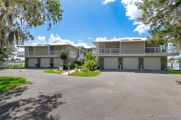 Property Photo: 183 NW Baypath Drive FL 34428