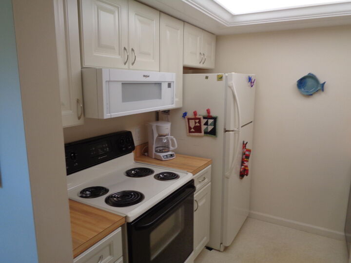 Property Photo:  5527 NE Gulfstream Way  FL 34996 