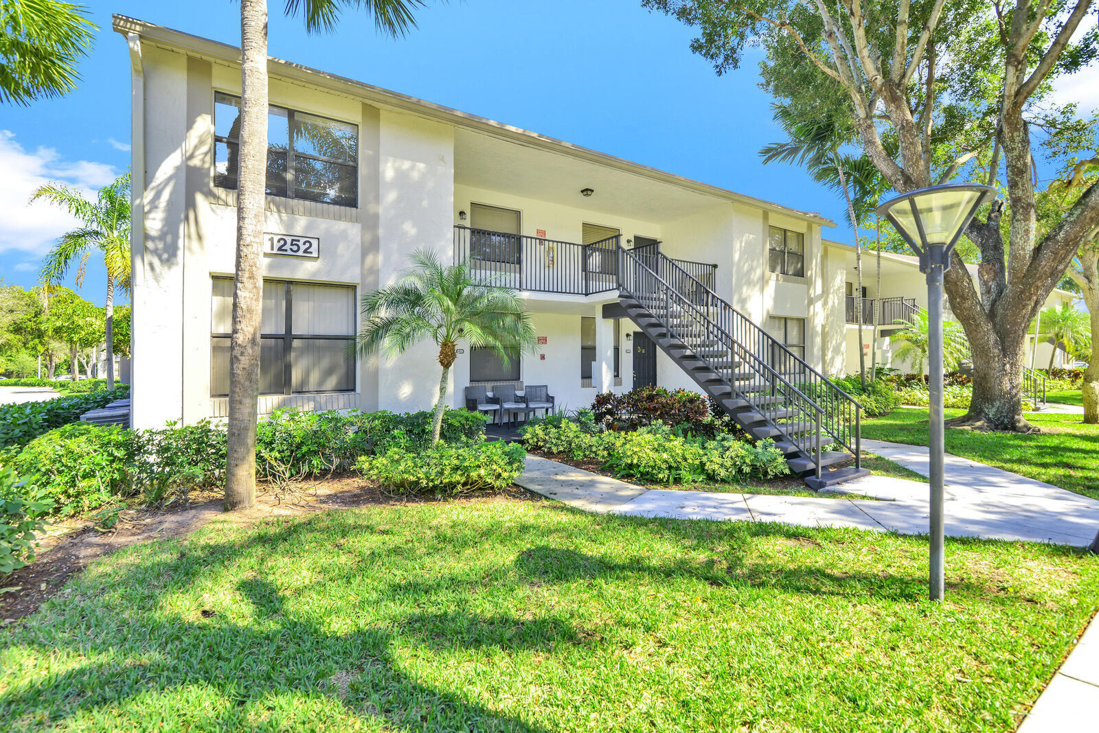 Property Photo:  1252 S Military Trail 1421  FL 33442 