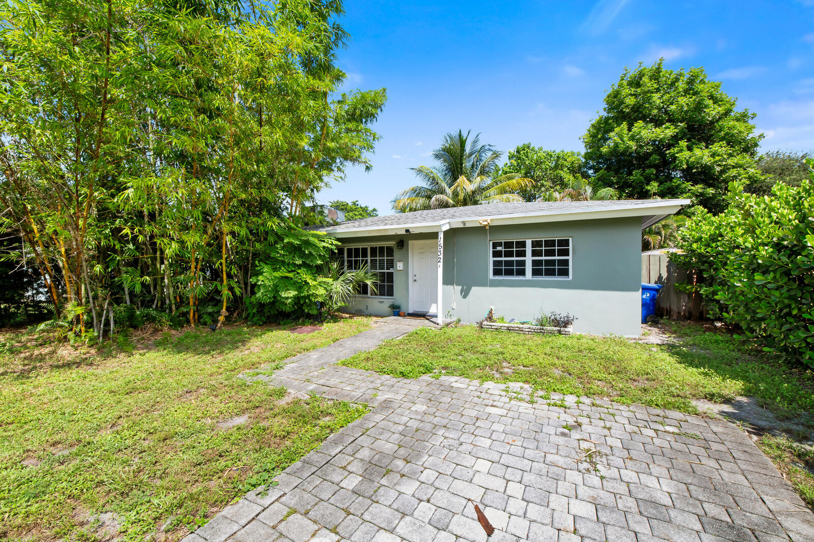 Property Photo:  1532 NW 7th Avenue  FL 33311 