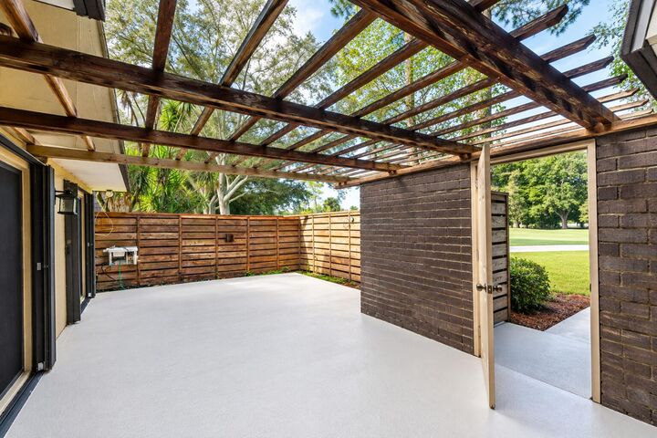 Property Photo:  1611 16th Terrace  FL 33418 