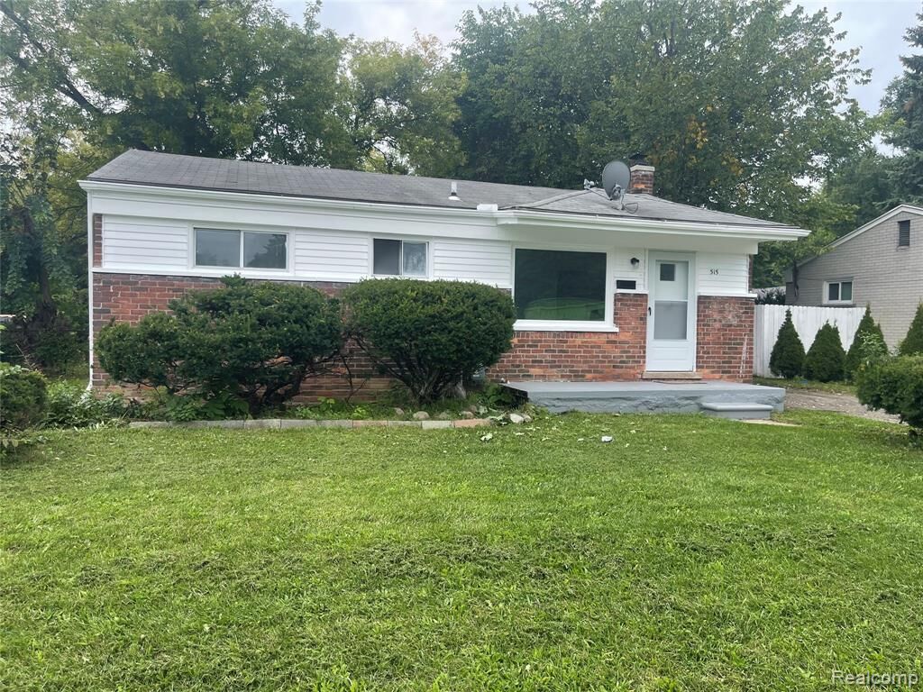 Property Photo:  515 Martin Luther King Jr Boulevard N  MI 48342 