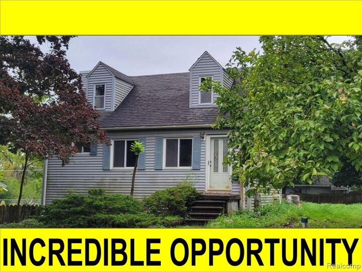 Property Photo: 28391 Rollcrest Road MI 48334