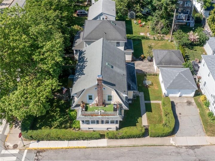 Property Photo:  440 Broadway  RI 02840 