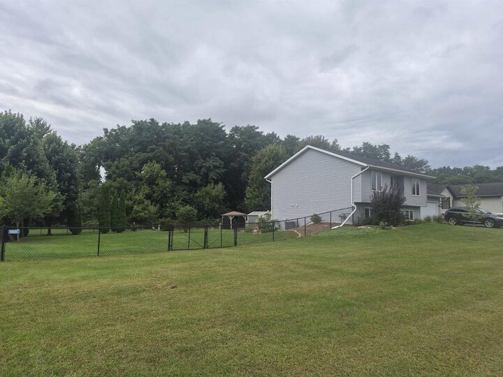Property Photo:  2104 Roosevelt Avenue  WI 53511 
