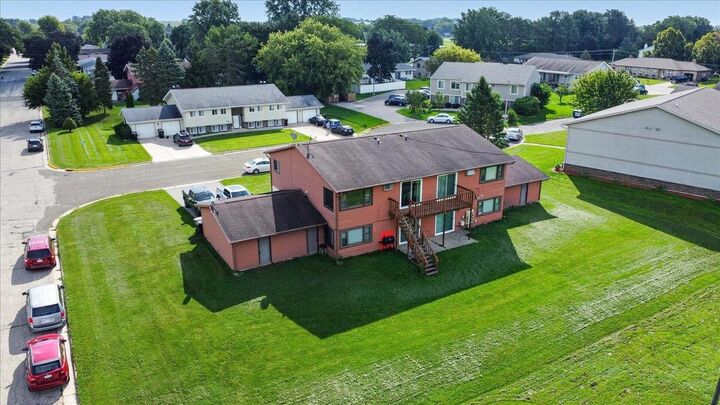 Property Photo:  202 Danbury Court  WI 53532 