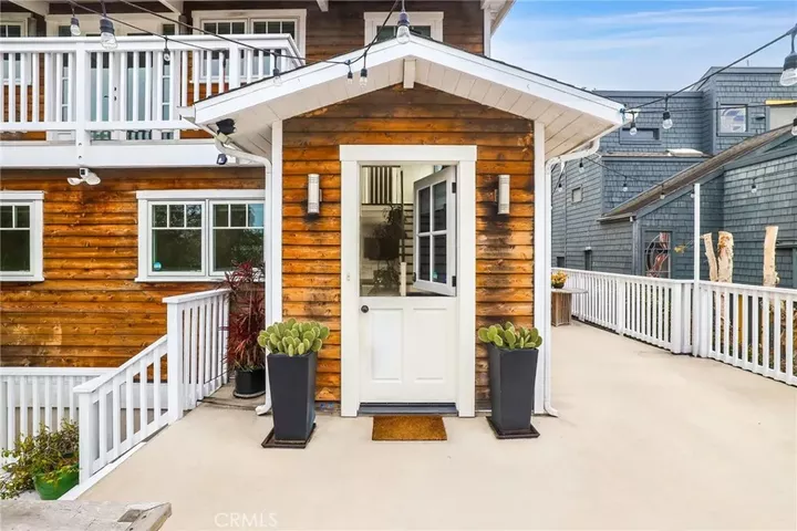 Property Photo:  2520 Cliff Drive  CA 92663 
