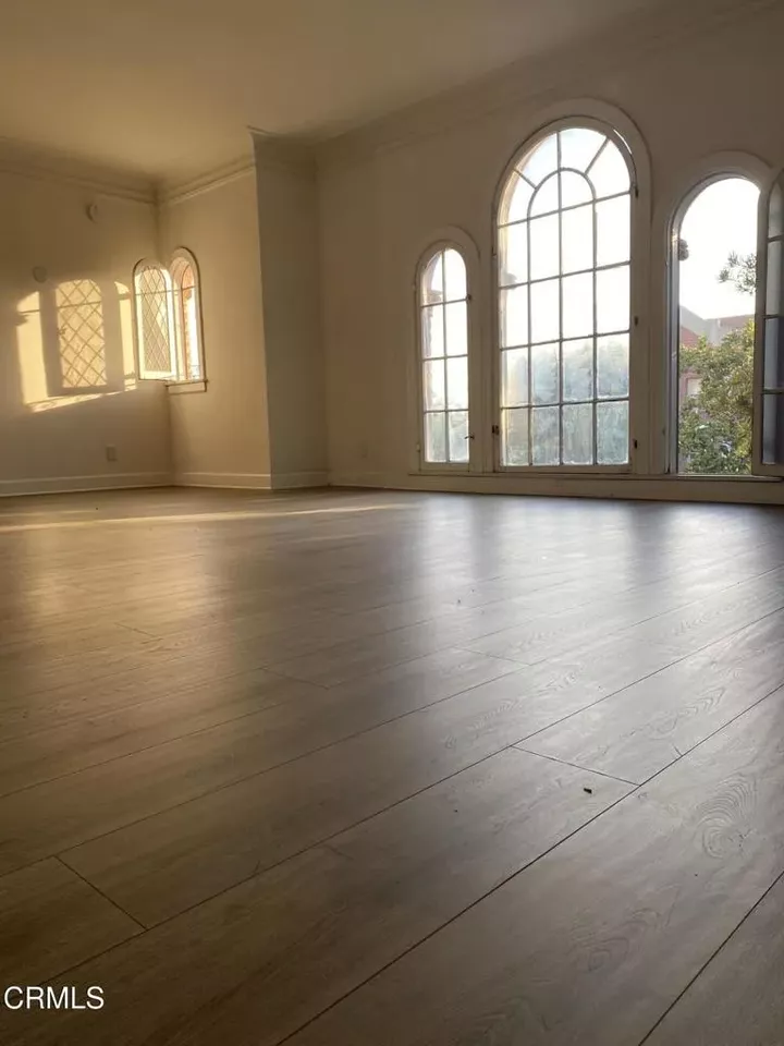 Property Photo:  232 S Berendo Street 2  CA 90004 