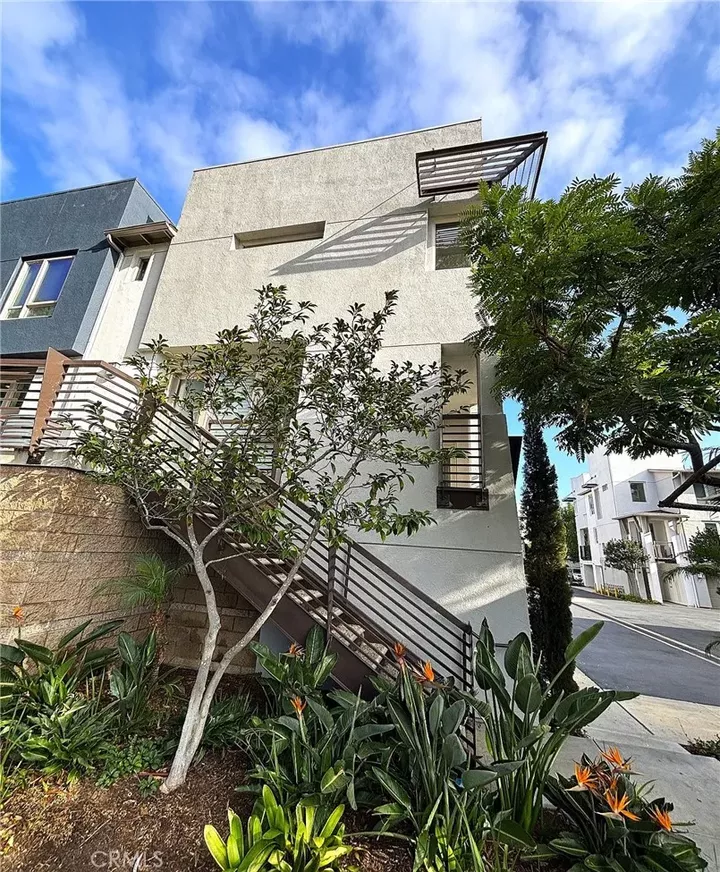 Property Photo:  5510 W 149th Place 16  CA 90250 