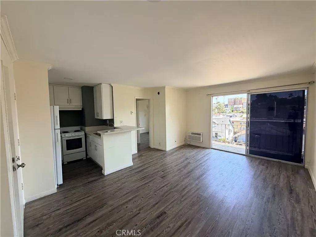 Property Photo: 256 S La Fayette Park CA 90057