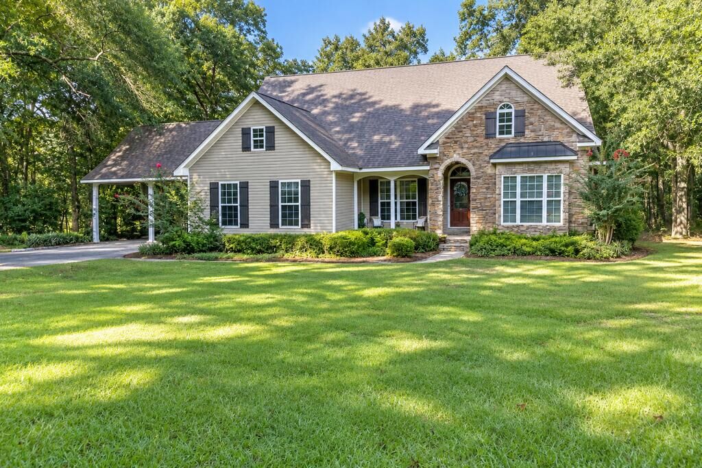 Property Photo: 235 Creekside Dr. AL 36305