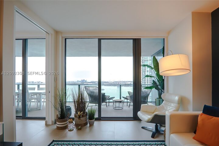 Property Photo: 650 NE 32nd St 4105 FL 33137