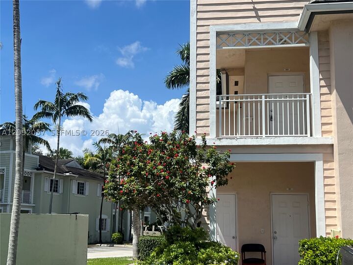 Property Photo: 372 NE 26th Pl 201 FL 33033