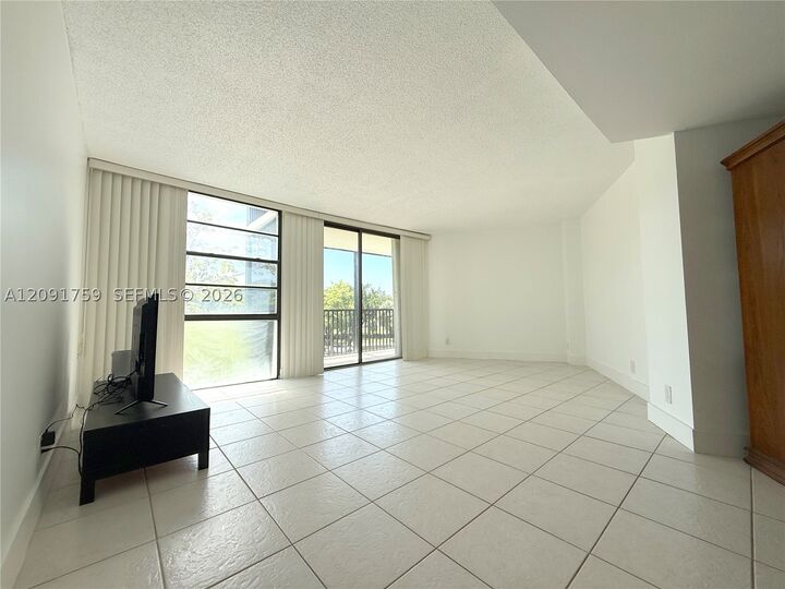Property Photo: 3475 N Country Club Dr 308 FL 33180